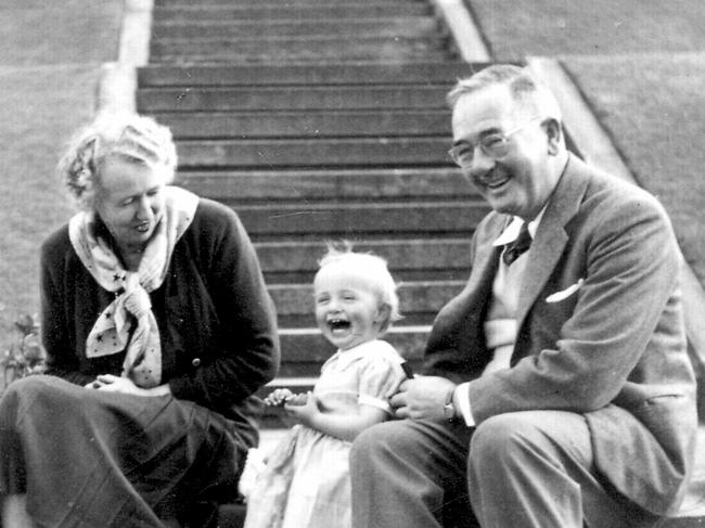 Sir Leslie Morshead with his wife Lady Myrtle Morshead and their granddaughter in 1956.