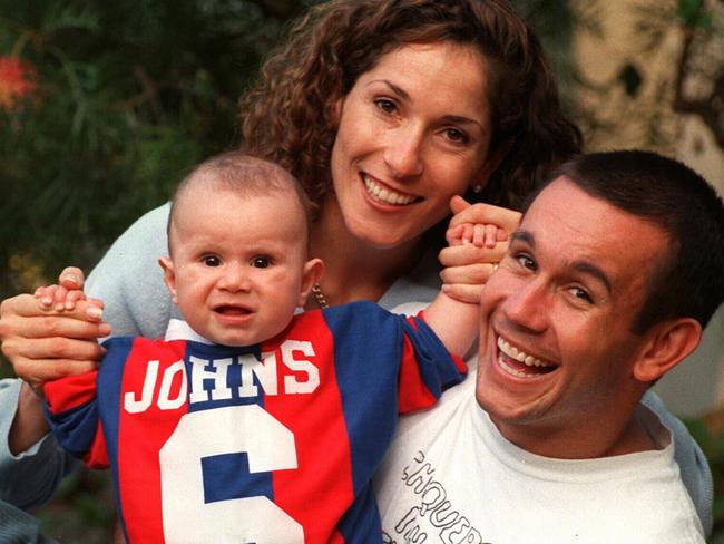 Matty Johns with wife Trish and son Jack in 1998.