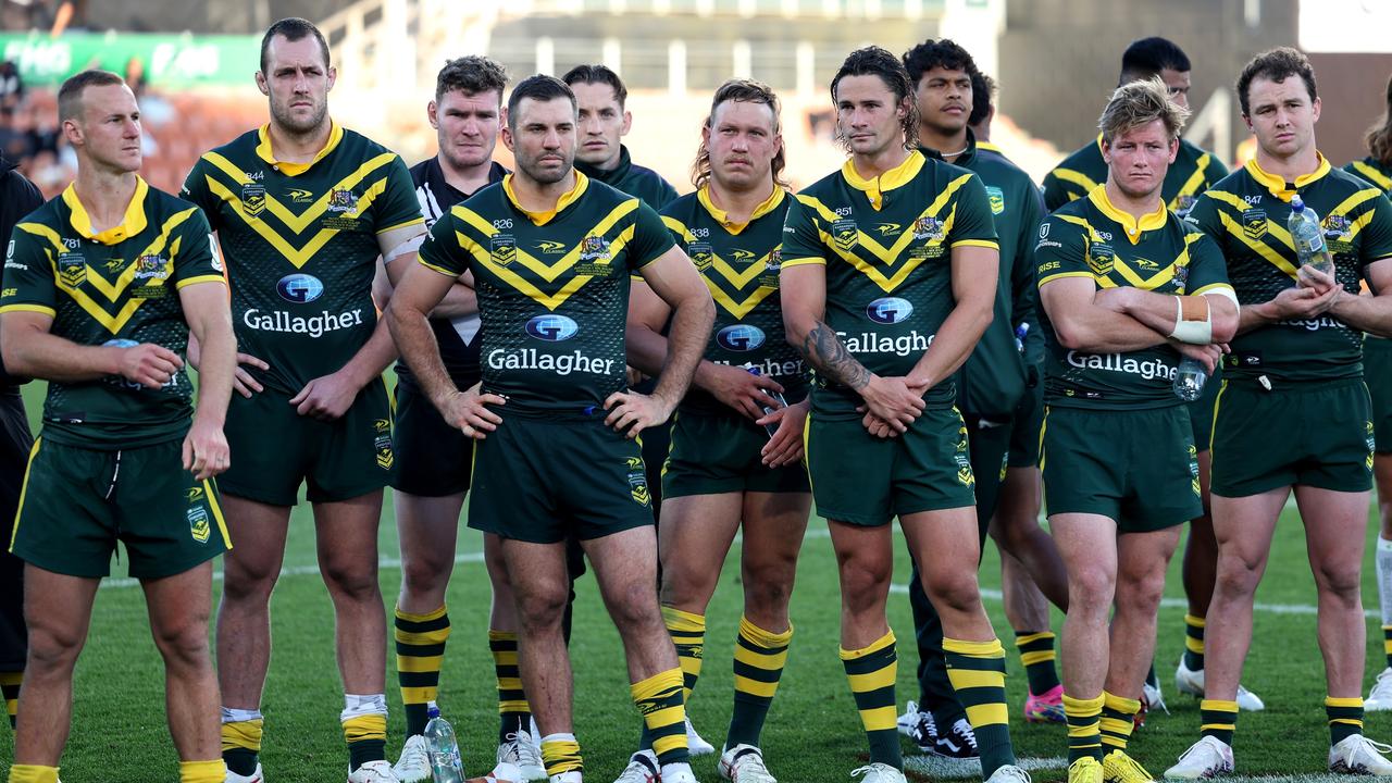 HAMILTON, NEW ZEALAND - NOVEMBER 04: The Australian Kangaroos look dejected following the Men's Pacific Championship Final match between Australia Kangaroos and New Zealand Kiwis at Waikato Stadium on November 04, 2023 in Hamilton, New Zealand. (Photo by Phil Walter/Getty Images)