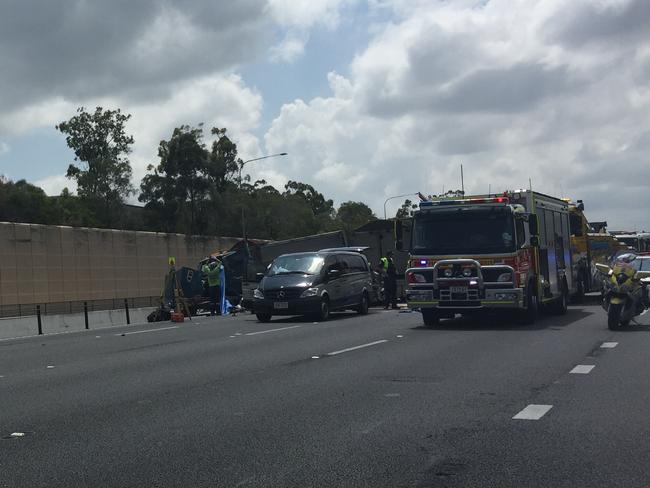 Brisbane Traffic: Two Dead In Horror Crash On Pacific Motorway | News ...