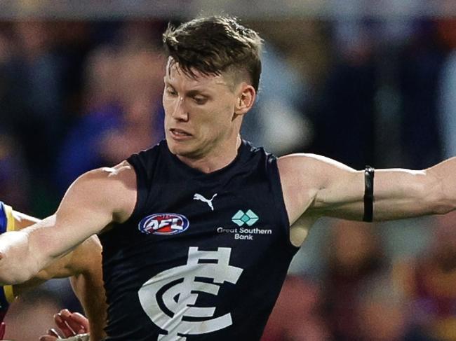 BRISBANE, AUSTRALIA - SEPTEMBER 23: Sam Walsh of the Blues in action during the 2023 AFL Second Preliminary Final match between the Brisbane Lions and the Carlton Blues at The Gabba on September 23, 2023 in Brisbane, Australia. (Photo by Russell Freeman/AFL Photos via Getty Images)