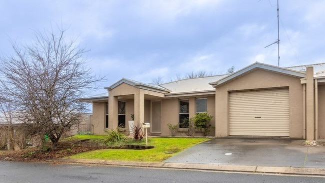 A Mount Gambier home listed for $269,000 – $289,000, which recently went under offer. Picture: Realestate.com.au