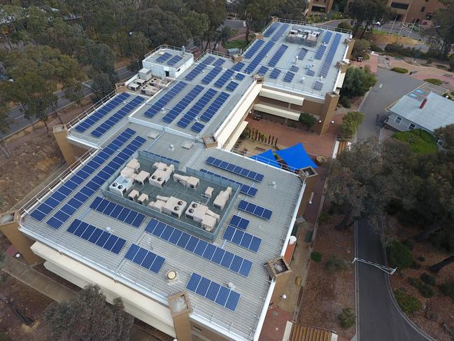 La Trobe University will install more than 7000 new solar panels.