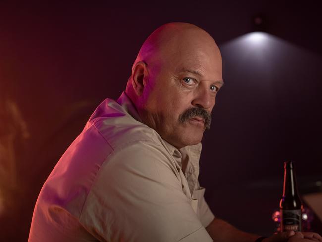 Michael Chiklis as Agent Zulio in Hotel Cocaine.