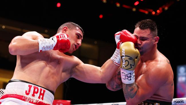 Huni had to survive a desperate final-round assault from Lerena to snatch victory.