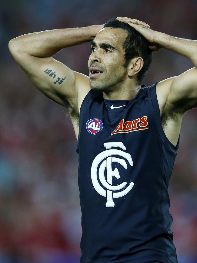 Could Betts again wear navy blue?