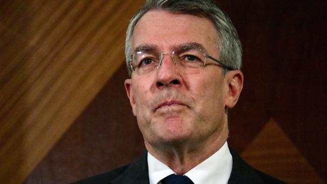 Australian Shadow Attorney-General Mark Dreyfus speaks to the media at the Commonwealth Parliamentary Offices in Melbourne, Thursday, September 6, 2018. (AAP Image/Alex Murray) NO ARCHIVING