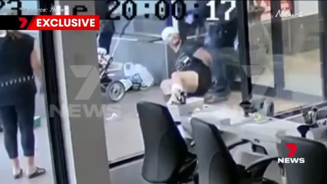 Dramatic footage as police swoop on Adelaide murder suspects (7NEWS)