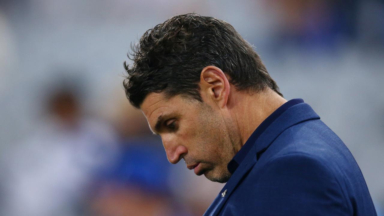 SYDNEY, AUSTRALIA - APRIL 30: Bulldogs coach Trent Barrett reacts during the round eight NRL match between the Canterbury Bulldogs and the Sydney Roosters at Stadium Australia on April 30, 2022 in Sydney, Australia. (Photo by Jason McCawley/Getty Images)