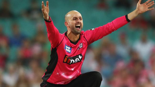 SixersÕ Nathan Lyon makes a big lbw appeal during Big Bash League match between the Sydney Sixers and Melbourne Stars at the SCG. Picture. Phil Hillyard