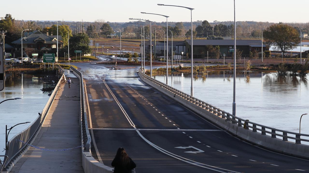 The Windsor Bridge is now visible after going under flood waters five days ago. Picture: John Grainger