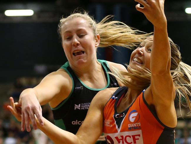 PERTH, AUSTRALIA - APRIL 30: Jessica Anstiss of the Fever and Sarah Wall of the Giants contest for the ball during the round 10 Super Netball match between the Fever and the Giants at HBF Stadium on April 30, 2017 in Perth, Australia.  (Photo by Paul Kane/Getty Images)