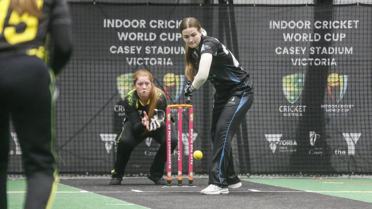 Australian keeper Stacy Rockliff and Anna Browning (New Zealand). Picture: Valeriu Campan