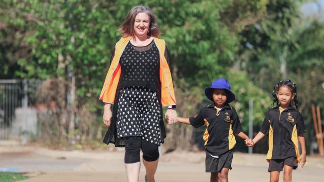 <s1><span id="U702535241191xKD" style="font-stretch:98%;">Moulden Park Primary School principal Ali Brady with students Ashanti-Lee Ah-Fat 5 and Grace Laughton 6.</span></s1> <source>Picture: Glenn Campbell</source>