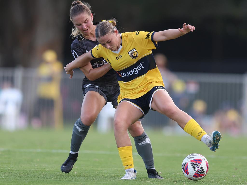 Fuller showing off her skills for the Mariners. Picture: Scott Gardiner/Getty Images
