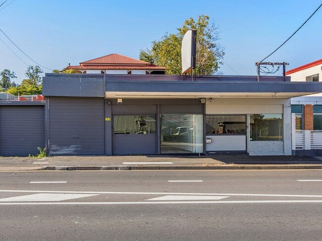 Two vacant shopfronts at 1/252 Brisbane Street at West Ipswich have hit the market, after being empty for at least 5 months.