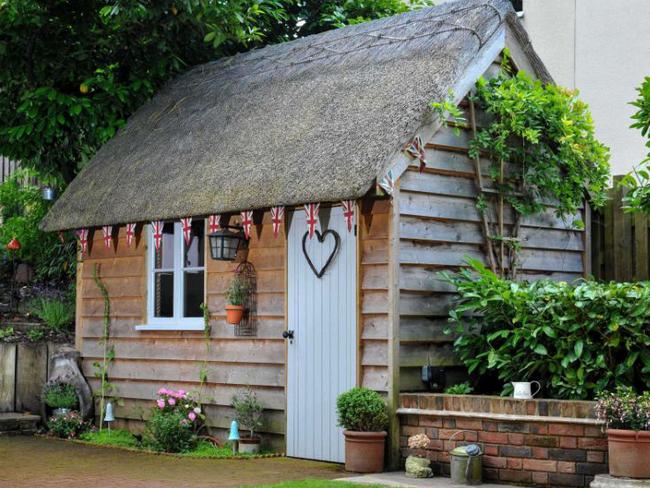 What is that love heart doing on my shed?