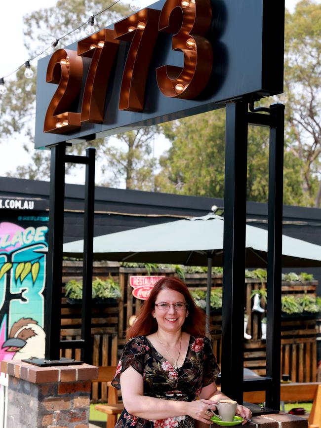 <i>The Blue Mountains News</i>’ reporter Isabell Petrinic at Café 2773. (AAP IMAGE / Angelo Velardo)