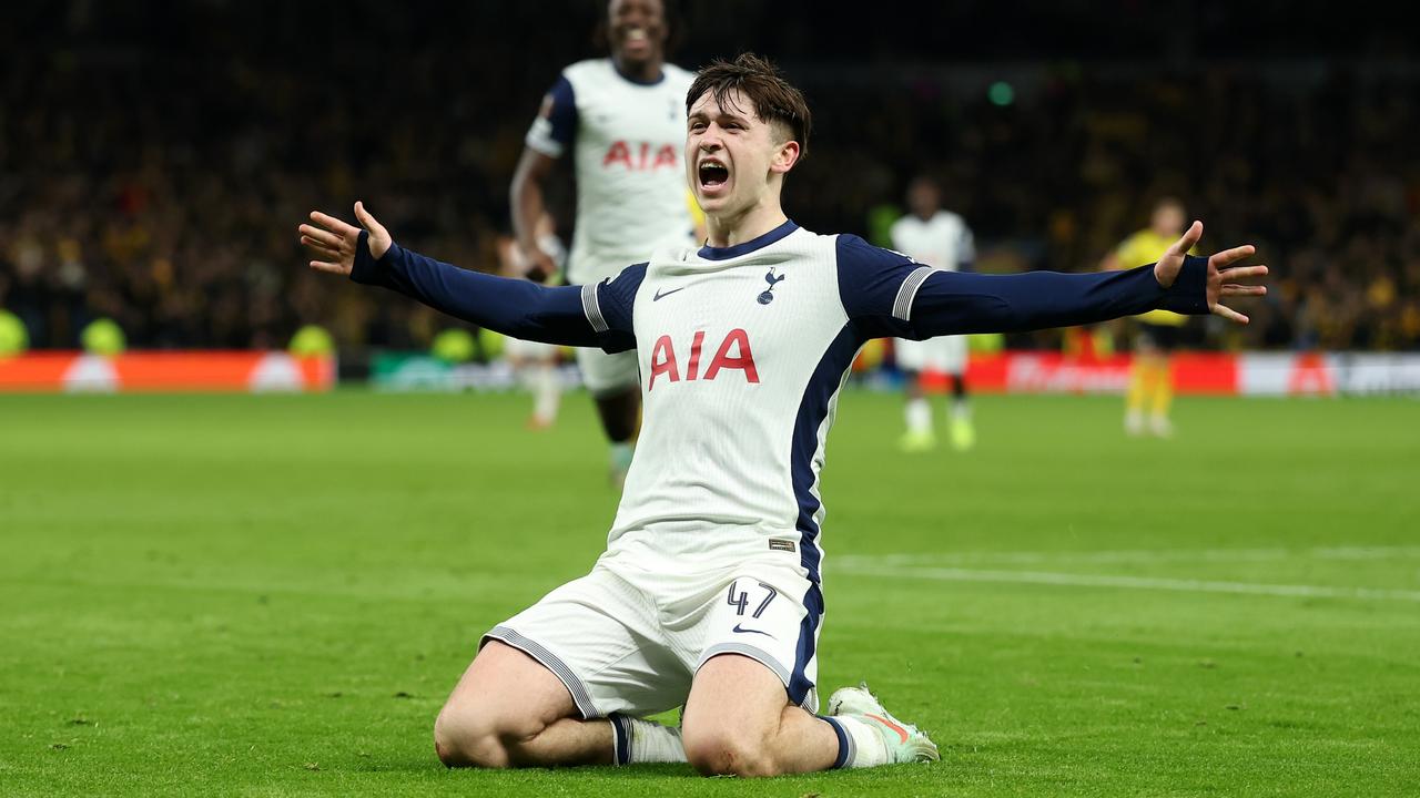 Mikey Moore of Tottenham Hotspur celebrates scoring his team's third goal. Photo by Richard Pelham/Getty Images.