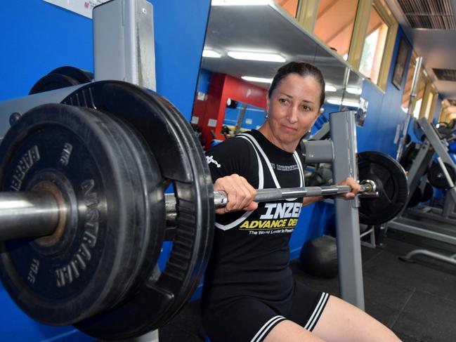 Roma personal trainer Fiona Flanders smashing the Australian record for bench press back in 2015. Photo Tom Gillespie / Western Star