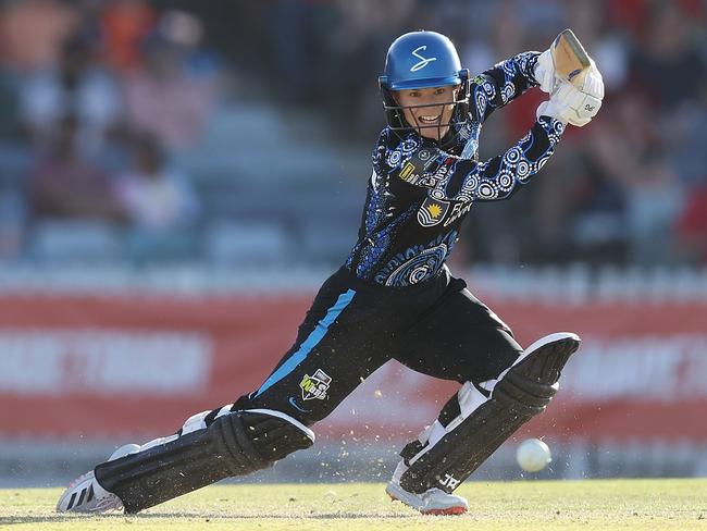 Katie Mack of the Strikers says she’s looking forward to batting alongside international stars Smriti Mandhana and Laura Woolvaardt. Picture: Paul Kane/Getty Images