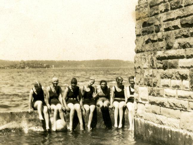 The harbour pool out the front of The Walder in the 1920s.