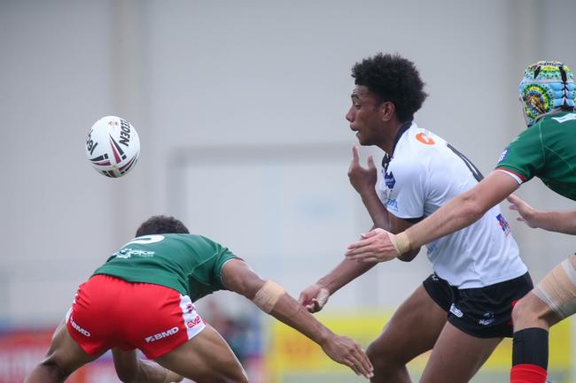 Tomu Cook. Connell Cup under-17s action between the Seagulls and Magpies. Picture: Stephen Archer.