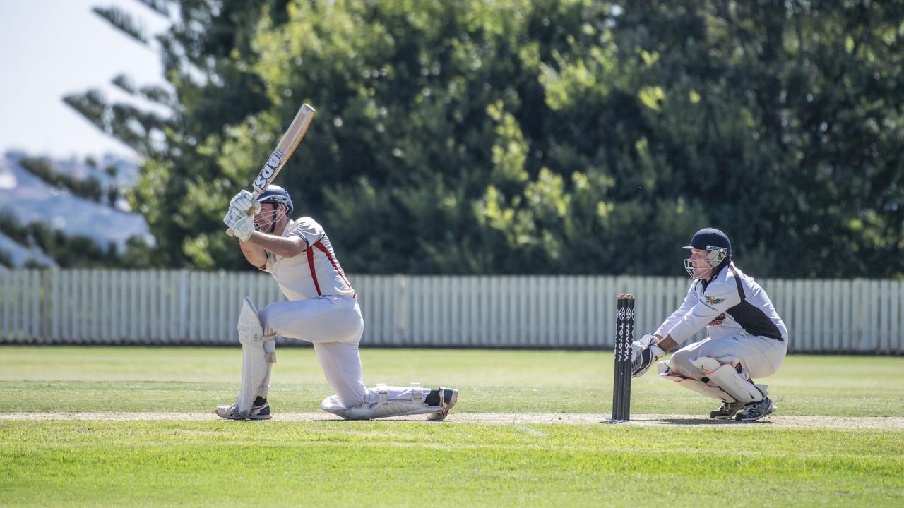 Kyle Tonkin bats for Met Easts.