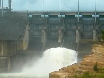 Wivenhoe Dam releases ordered, emergency flood alert active