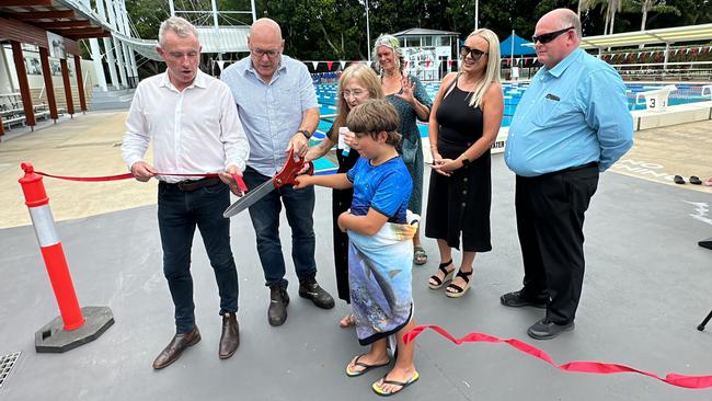 Page MP Kevin Hogan, Lismore Mayor Steve Krieg, Lismore MP Janelle Saffin, grandson Gabrielle, a nd Lismore councillors Vanessa Ekins, Jeri Hall and Andrew Bing.