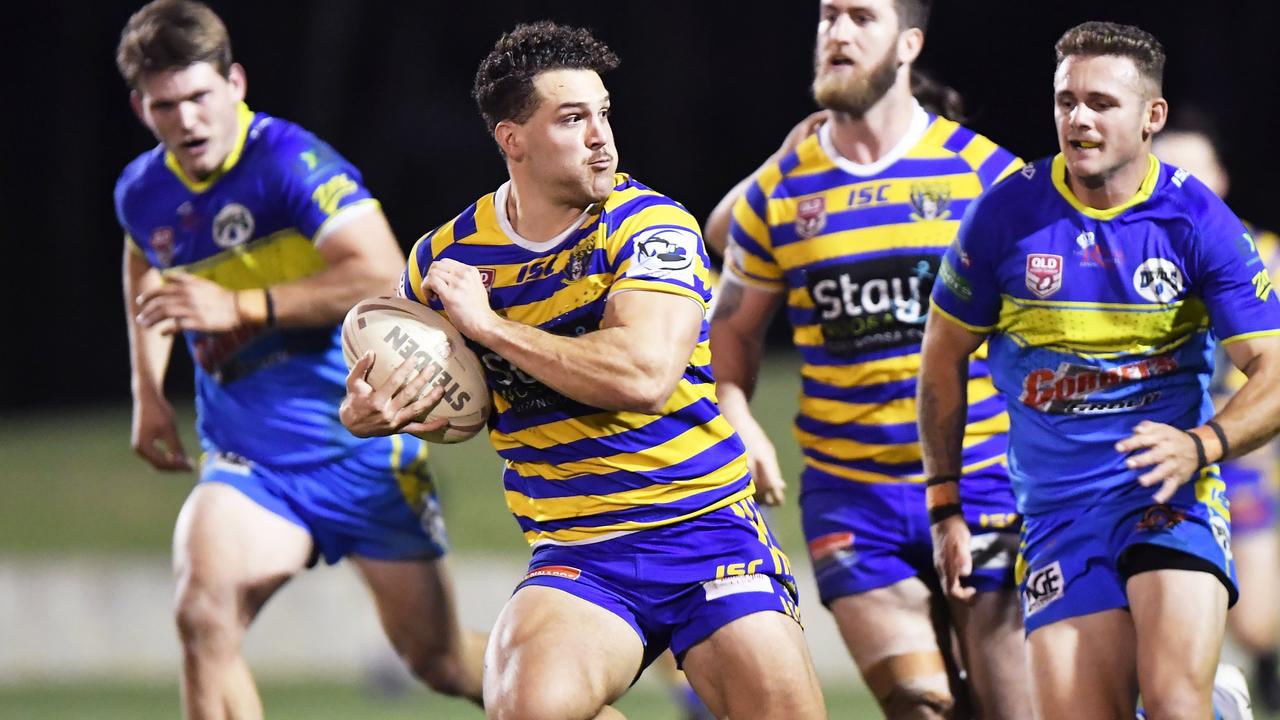 Noosa Pirates player Kurtis Shayler looking for support as he makes a break in the defensive teams line. Picture: Patrick Woods