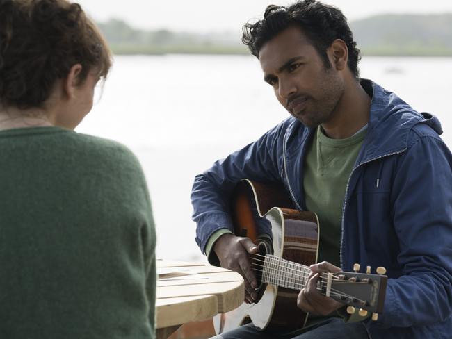 Himesh Patel and Lily James in a scene from Yesterday.