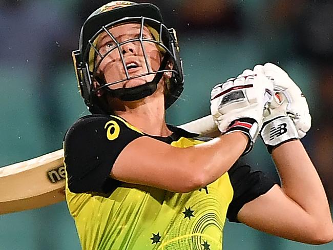 Australia's Meg Lanning plays a shot during the Twenty20 women's World Cup semi-final cricket match between Australia and South Africa in Sydney on March 5, 2020. (Photo by Saeed KHAN / AFP) / -- IMAGE RESTRICTED TO EDITORIAL USE - STRICTLY NO COMMERCIAL USE --