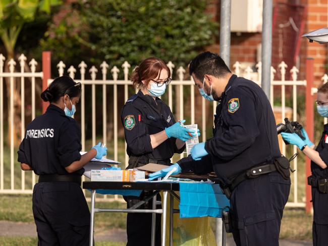 03/02/2024. The SundayTelegraph. News.Whalan, Sydney, NSW, Australia.GVGÃs from the crime scene at Karangi Road in Whalan where a man was stabbed this morning. Police forensic officers working at the scene.Picture: Julian Andrews