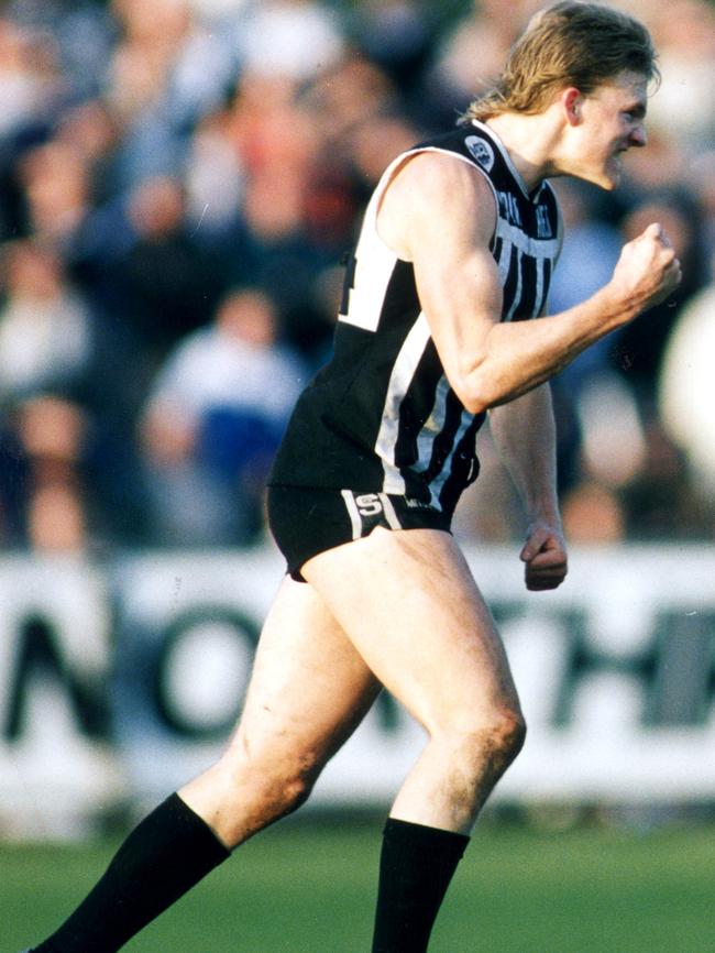 Nathan Buckley playing SANFL for Port Adelaide Magpies with his socks up in 1992.