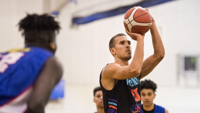 Jonathan Janssen, Phoenix Teal. Toowoomba Mountaineers vs Sunshine Coast Phoenix Teal. QSL Mens Basketball. Saturday, 8th Aug, 2020.