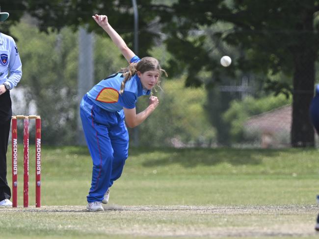 Swans bowler Ebony Winston showed why she has represented Greater Illawarra at the U16 Country Championships. Picture: Martin Ollman