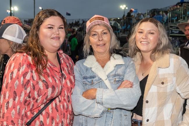 Peta Bau-Jackson, Juanita Angus and Hannah Angus at the PBR Bull Pit Bull Bash at Dittmann Bucking Bulls in Bloomsbury. August 27, 2022. Picture: Michaela Harlow