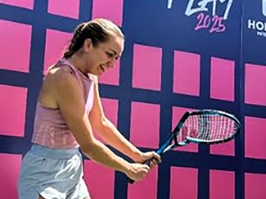 British tennis player Olivia Nicholls has lashed out at Jetstar Airways after her tennis rackets were beaten up while in transit with the airline.