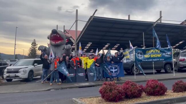 Saputo Dairy workers and union supporters of the campaign outside a New Town Coles.