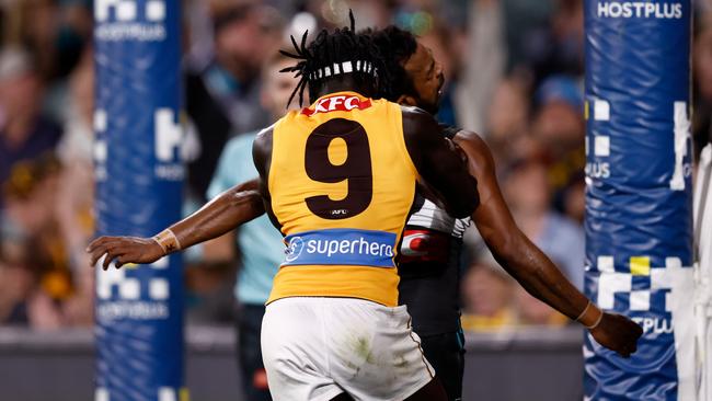 Changkuoth Jiath shoves Willie Rioli after his cheeky goal act. (Photo by Michael Willson/AFL Photos via Getty Images)