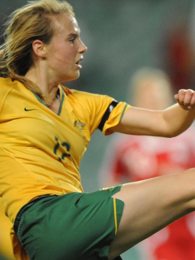 Perry played for the Matildas before dedicating herself to cricket.