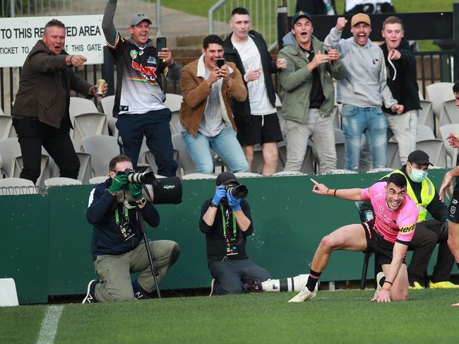 Penrith Panthers debutant Charlie Staines is cheered on by his mates. Picture: Jeff Lambert/Penrith Panthers