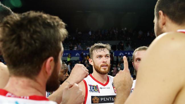 AUCKLAND, NEW ZEALAND — NOVEMBER 23: Nick Kay of the Wildcats celebrates with the team after winning the round seven NBL match between the New Zealand Breakers and the Perth Wildcats at Spark Arena on November 23, 2018 in Auckland, New Zealand. (Photo by Anthony Au-Yeung/Getty Images)