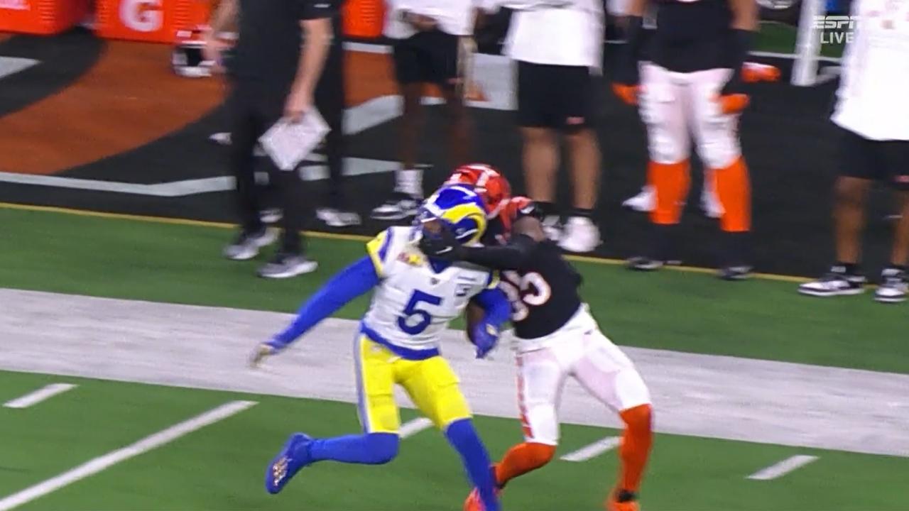 Super Bowl officials miss penalty when Tee Higgins grabs Jalen