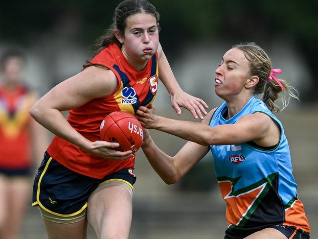 Amelie Prosser-Shaw (right). Photo: Mark Brake/AFL Photos