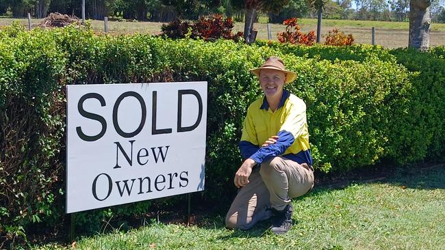 Alloway's Simon Tannock with his new sign.