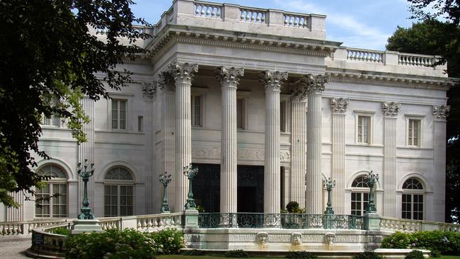 The Rhode Island Vanderbuilt “Marble House”, strikingly similar to the new property.