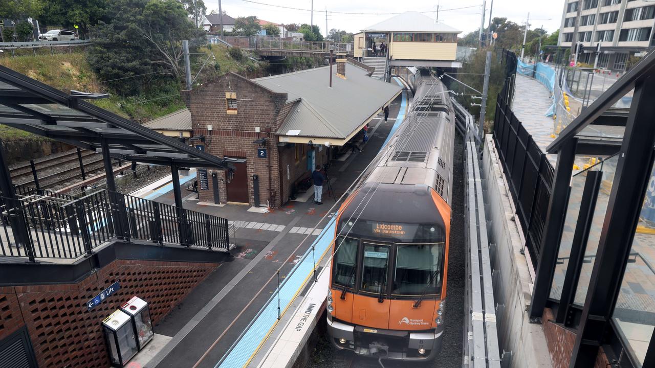 Sydney trains to run 24 hours this weekend