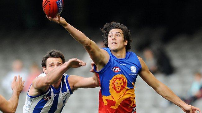 Patrick Karnezis stretches for the ball. Picture: Nicole Garmston